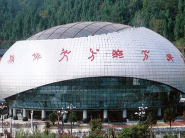 东营体育中心球形网架加工安装